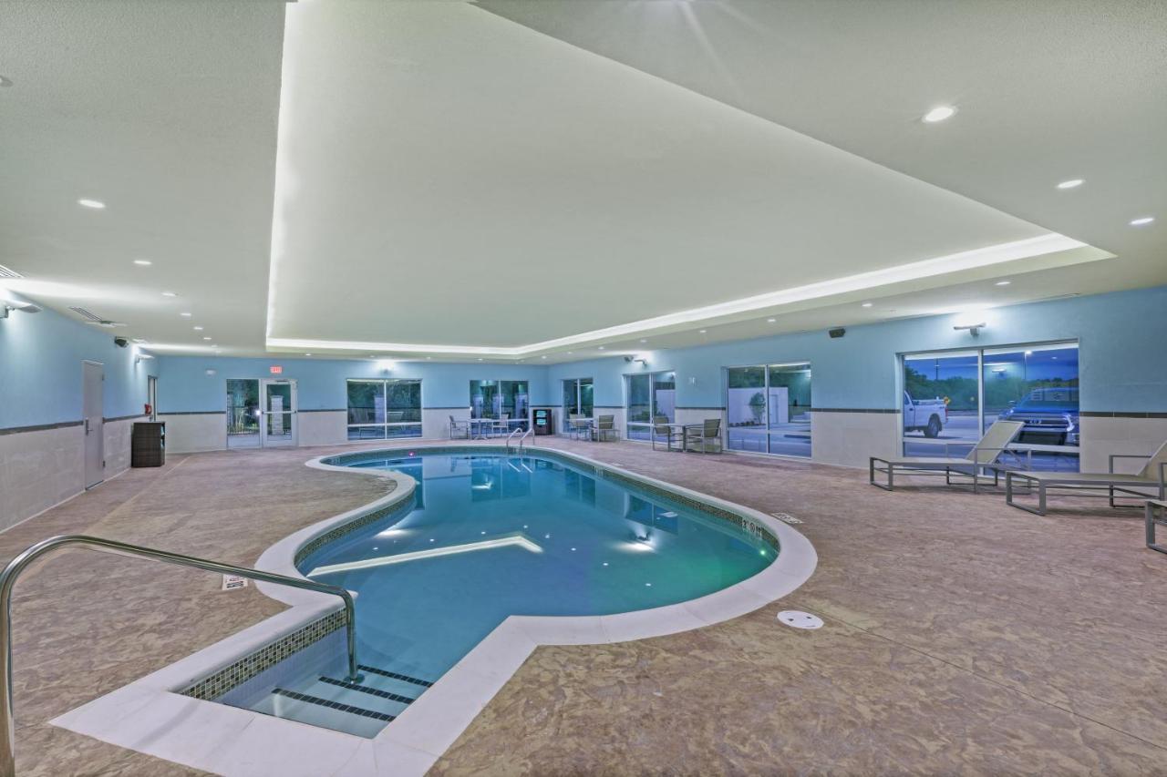 Holiday Inn Express & Suites - Parsons By Ihg Экстерьер фото